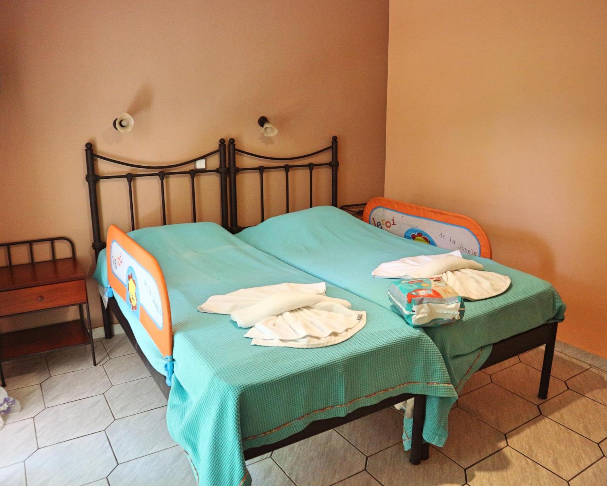 Villa Eleni Seaside Apartments Platanés Oda fotoğraf