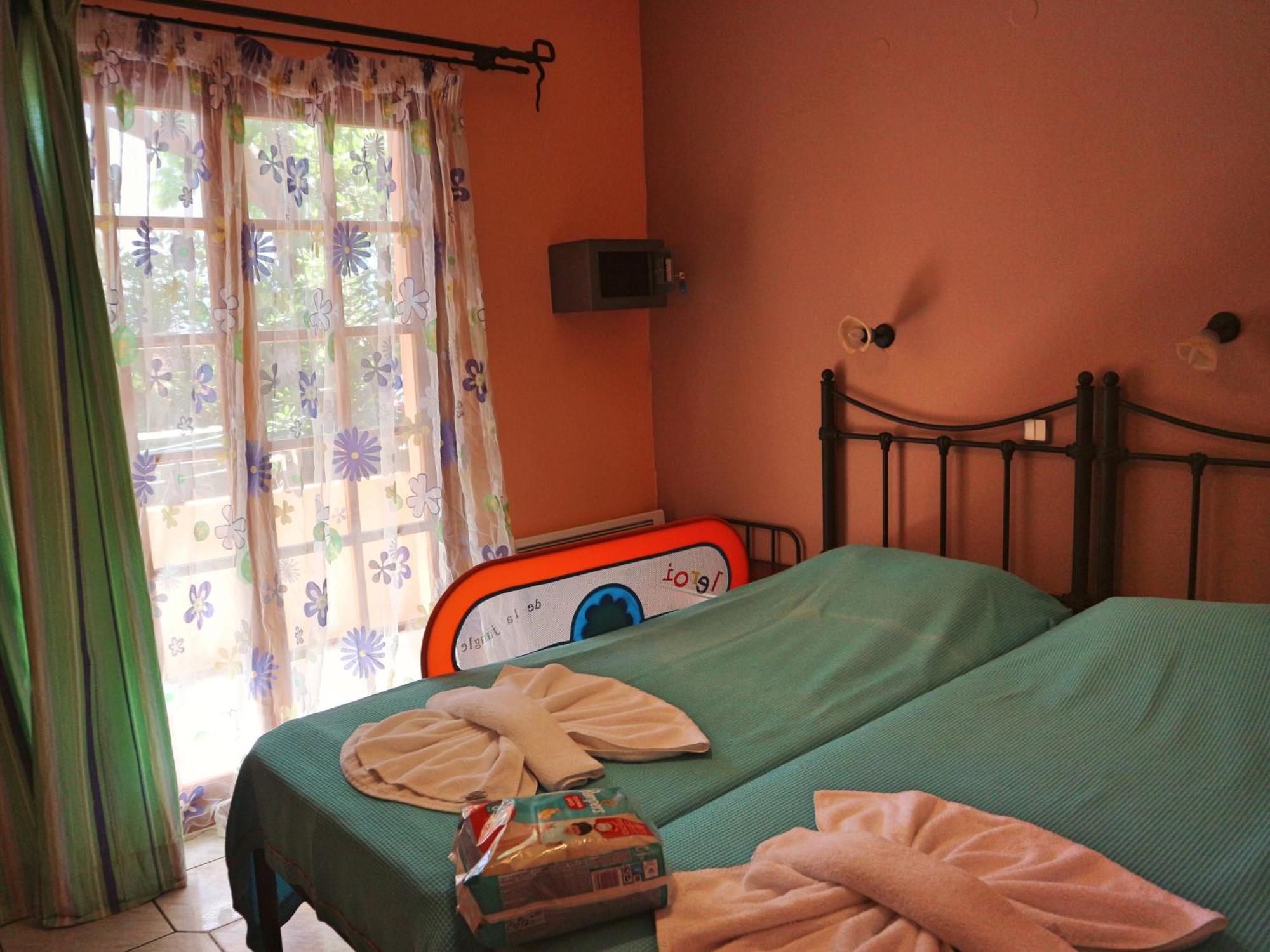 Villa Eleni Seaside Apartments Platanés Oda fotoğraf